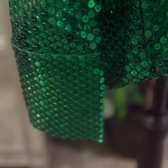 Fashion Nova "CATCH MY EYE" Emerald Button Down - Picture 2 of 7